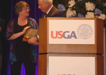 Pat Vittum receives USGA Award